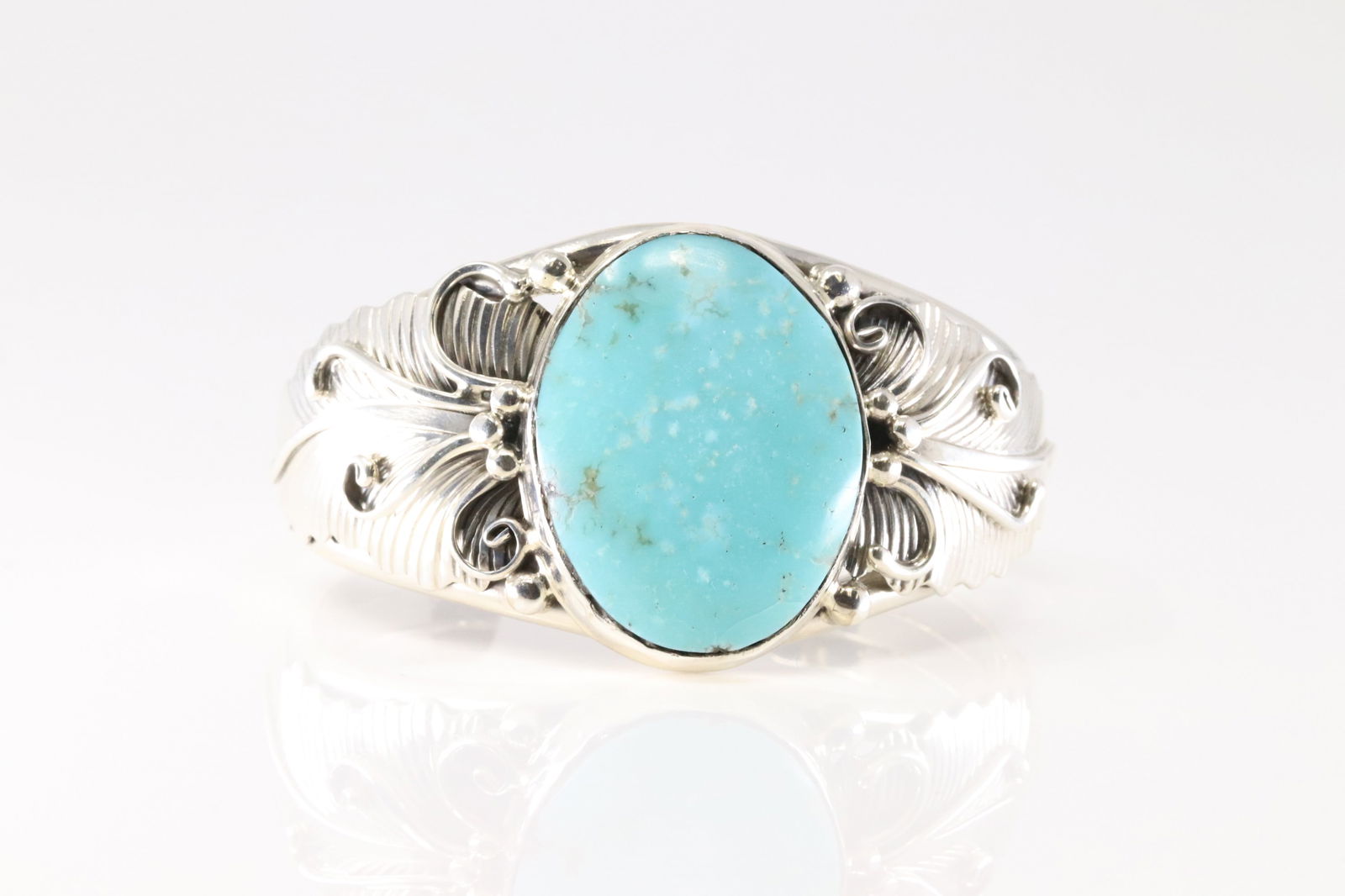 Native America Navajo Sterling Silver Turquoise Bracelet Cuff By Gilbert Smith.: This is a Native America Navajo Sterling Silver Turquoise Bracelet Cuff By Gilbert Smith.