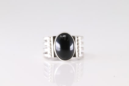 Native America Navajo Sterling Silver Black Onyx Ring By Thomas Yazzie.