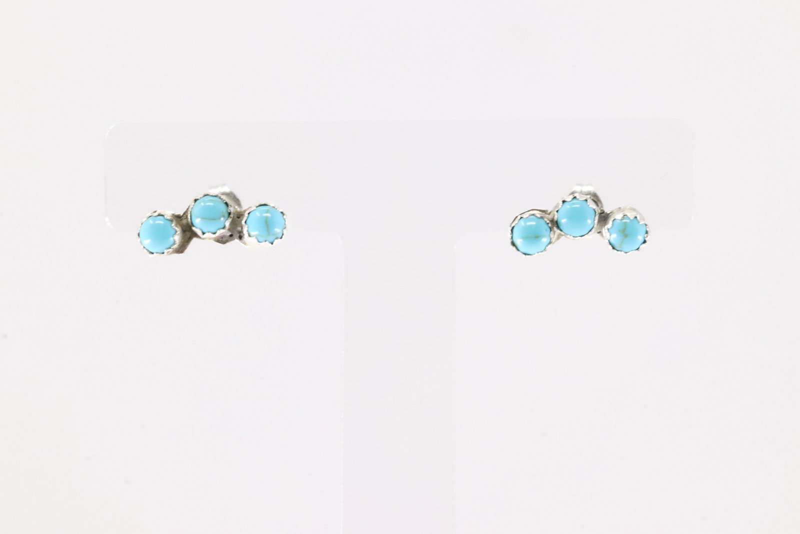 Native America Navajo Sterling Silver Kingman Turquoise Post Earring's By Sylvya Chee.: This is a Native America Navajo Sterling Silver Kingman Turquoise Post Earring's By Sylvya Chee.