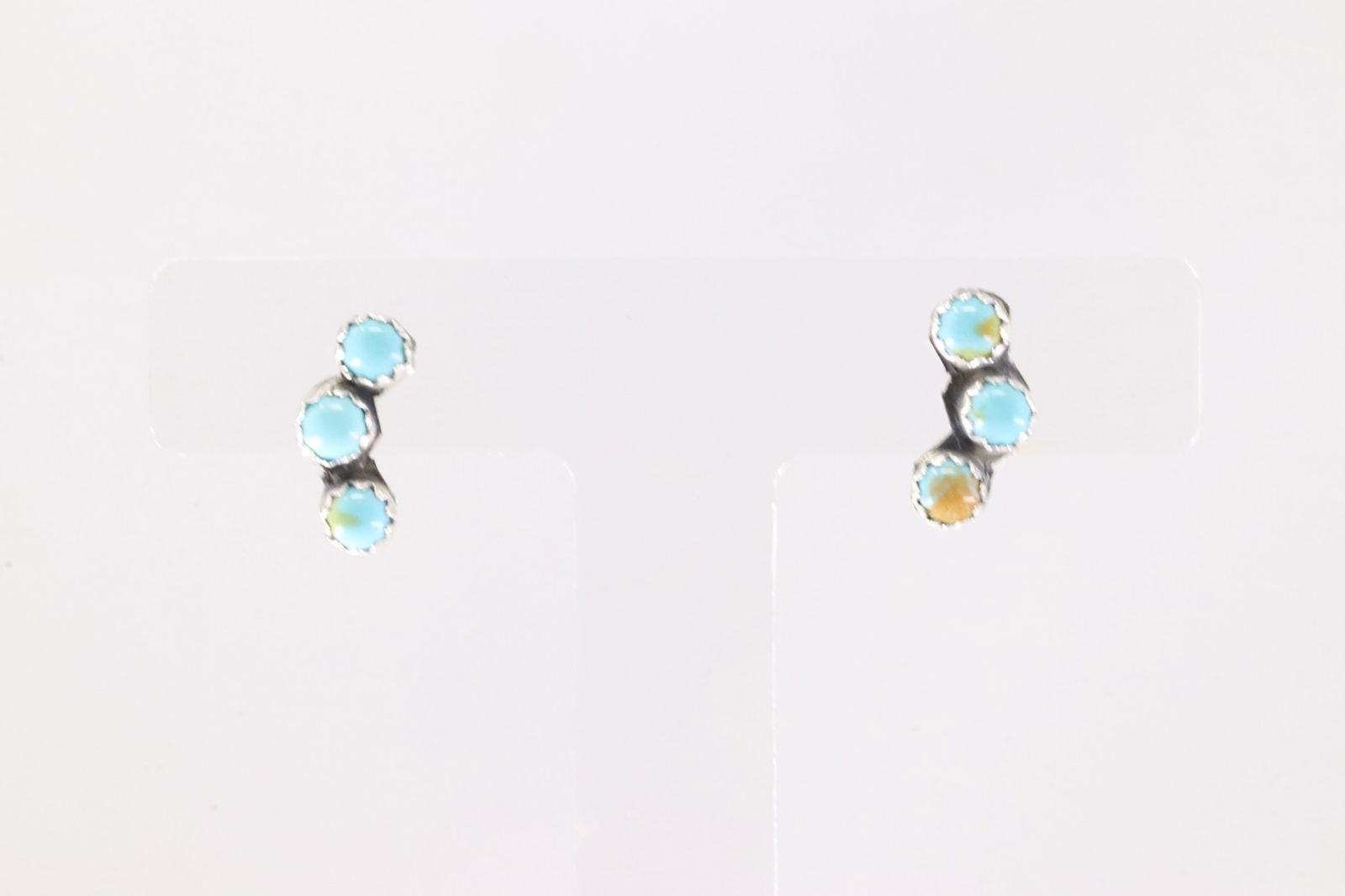 Native America Navajo Sterling Silver Kingman Turquoise Post Earring's By Sylvya Chee.: This is a Native America Navajo Sterling Silver Kingman Turquoise Post Earring's By Sylvya Chee.