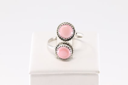 Native America Navajo Sterling Silver Pink Conch Ring By Esther White. (Stamp Inside)