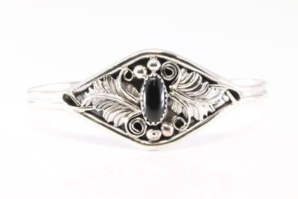 Native America Navajo Sterling Silver Black Onyx Bracelet Cuff By Harry B. Yazzie.