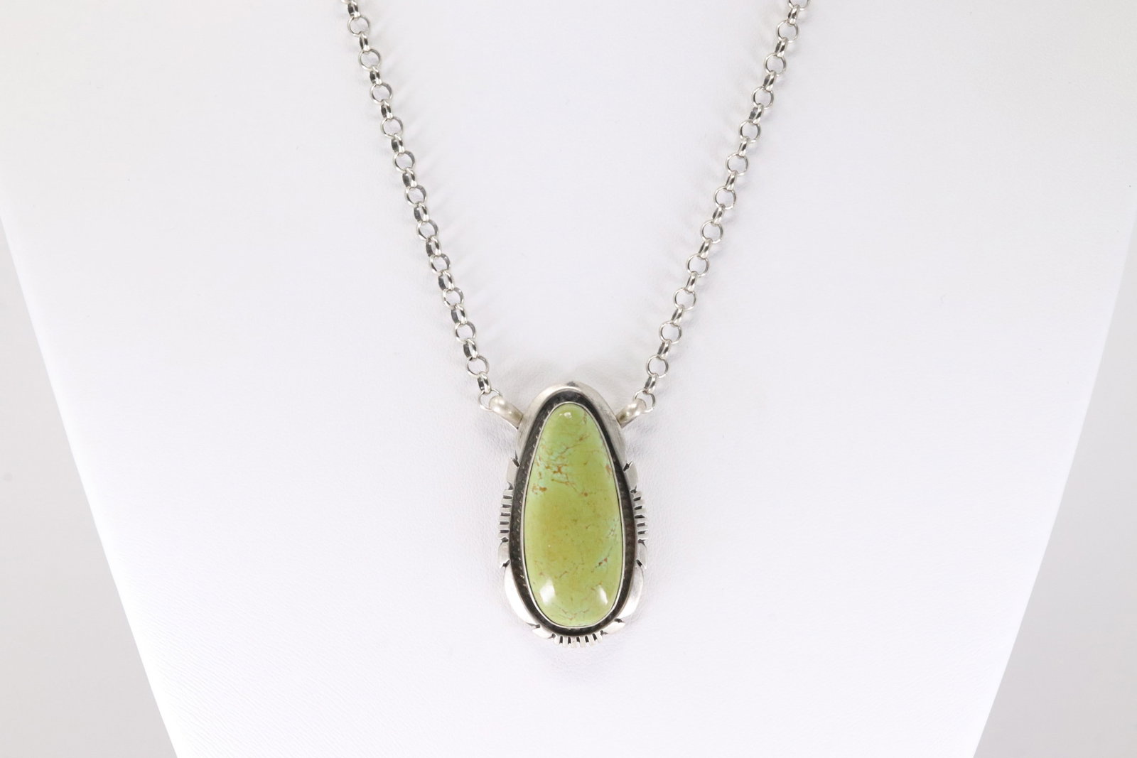 Native America Navajo Sterling Silver Kingman Turquoise Necklace By Alfred Martinez.: This is a Native America Navajo Sterling Silver Kingman Turquoise Necklace By Alfred Martinez. Stampe A.M. Necklace length: 16.00"