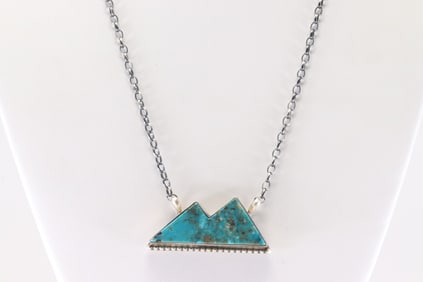 Native America Navajo Sterling Silver Kingman Turquoise Necklace By Augustine Largo.