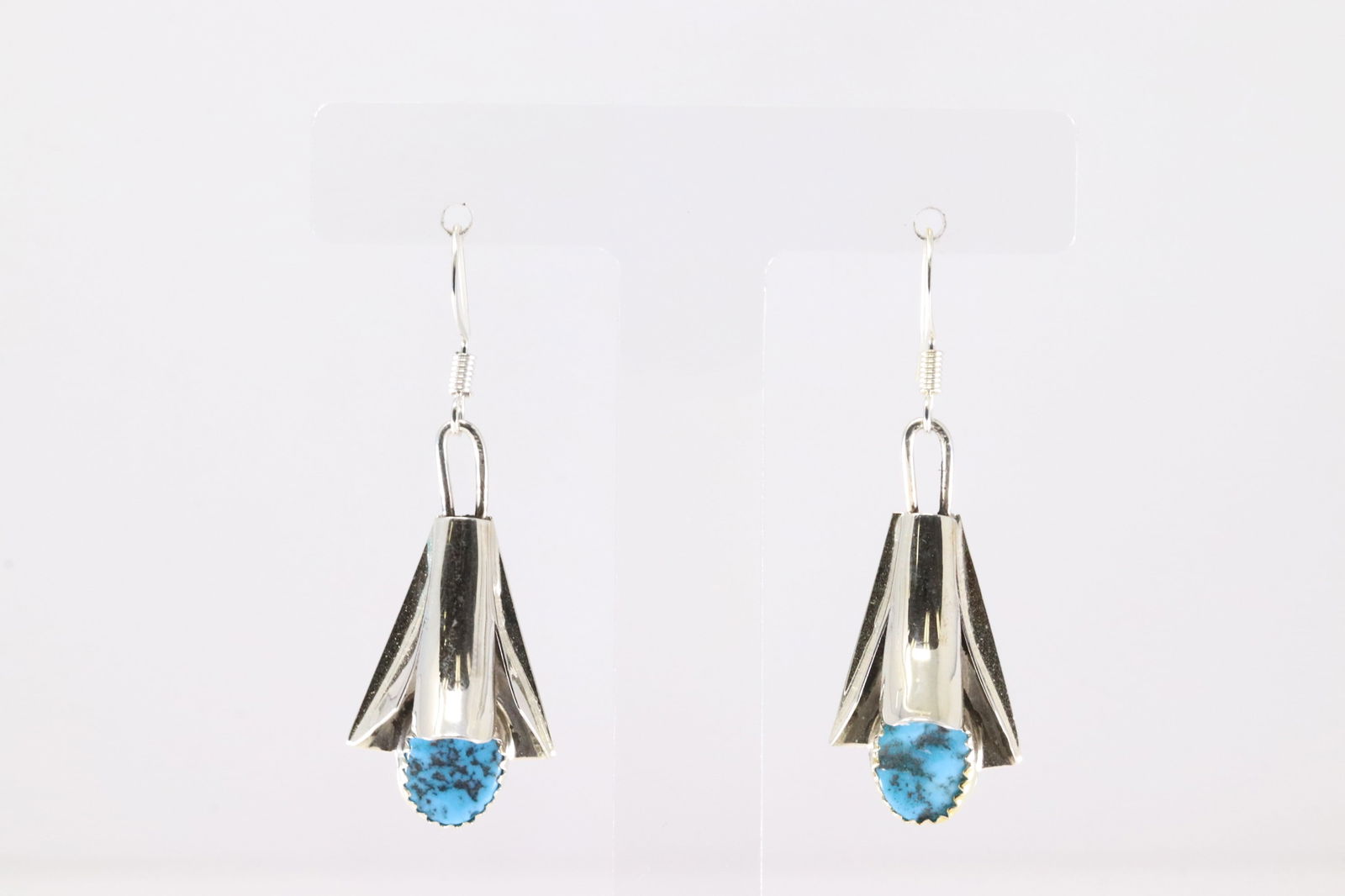 Native America Navajo Sterling Silver Turquoise Dangling Earring's By Louise Yazzie.: This is a Native America Navajo Sterling Silver Turquoise Dangling Earring's By Louise Yazzie. Stamp L.Y.