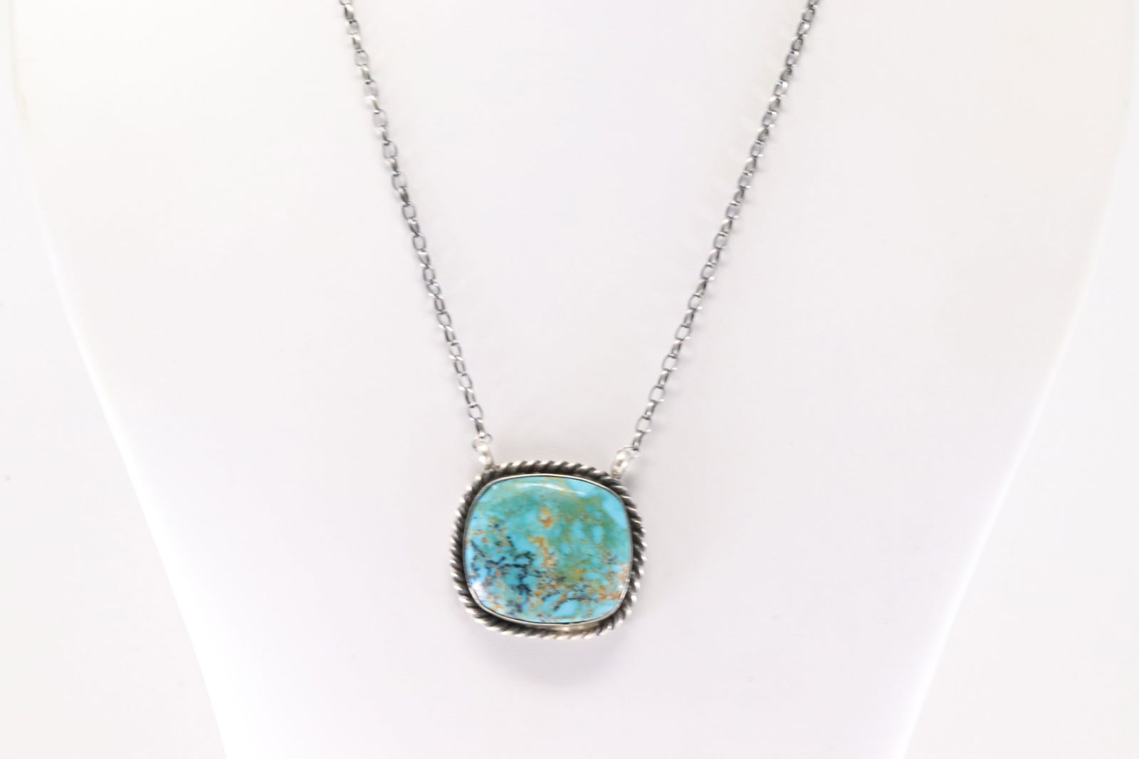 Native America Navajo Sterling Silver Kingman Turquoise Necklace By Augustine Largo. (1 of 4)