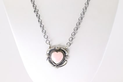 Native America Navajo Sterling Silver Pink Conch Necklace By J.J.