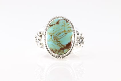 Native America Sterling Silver Turquoise Ring.