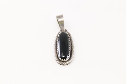 Native America Navajo Sterling Silver Black Onyx pendant By Scott Skeets.