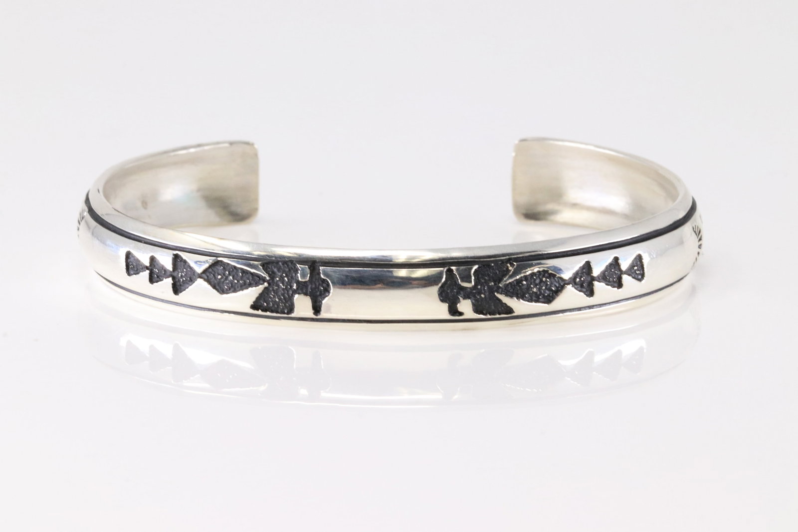 Native America Navajo Sterling Silver Solid Stamped Bracelet Cuff By T&R Singer. (1 of 4)