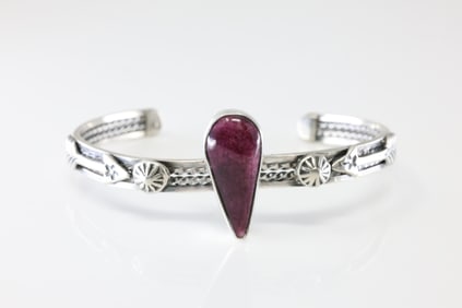 America Sterling Silver Purple Spiny Oyster Bracelet Cuff.