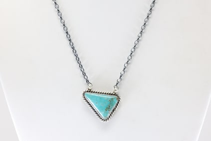 Native America Navajo Sterling Silver Kingman Turquoise Necklace By Johnny Dixon.