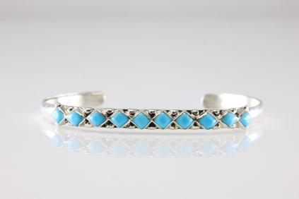 America Navajo Sterling Silver Turquoise Bracelet Cuff.