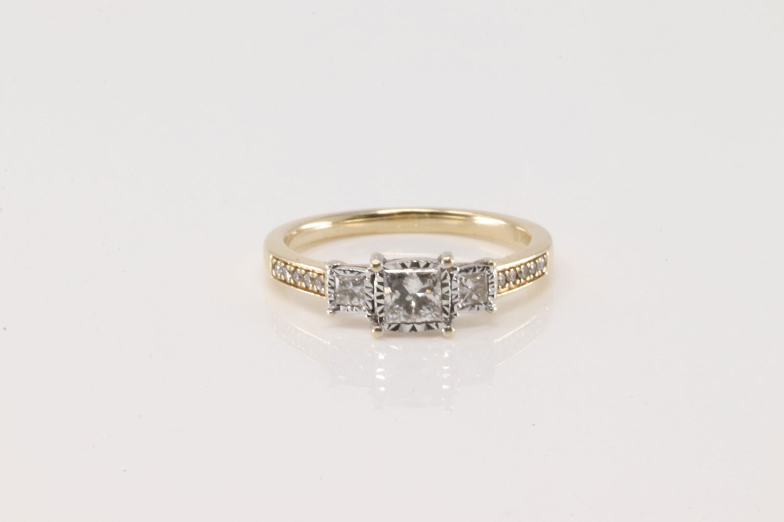 Engagement Diamond Ring 10Kt. (1 of 4)