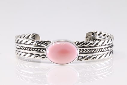 Native America Navajo Sterling Silver Pink Conch Shell Bracelet Cuff By Ray Tom.