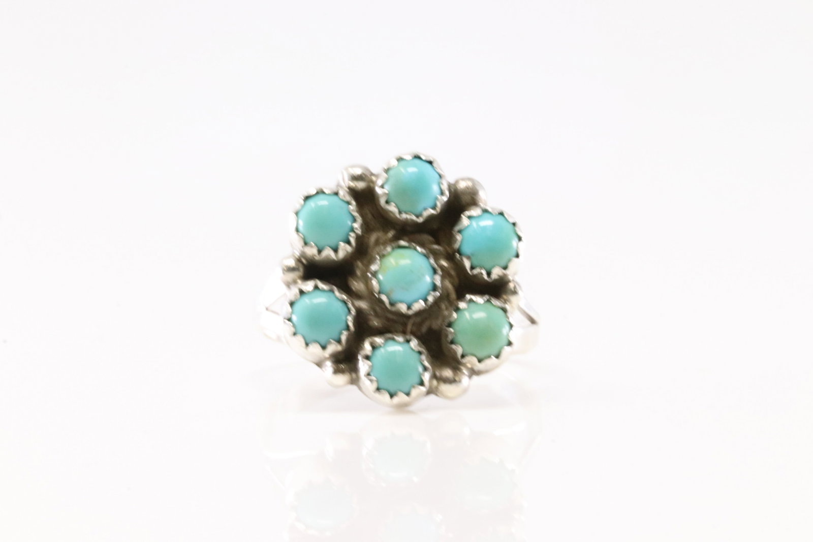 Native America Navajo Sterling Silver Turquoise Ring By M.R.: This is a Native America Navajo Sterling Silver Turquoise Ring By M.R. Stamp M.R. Ring size: 7.50.
