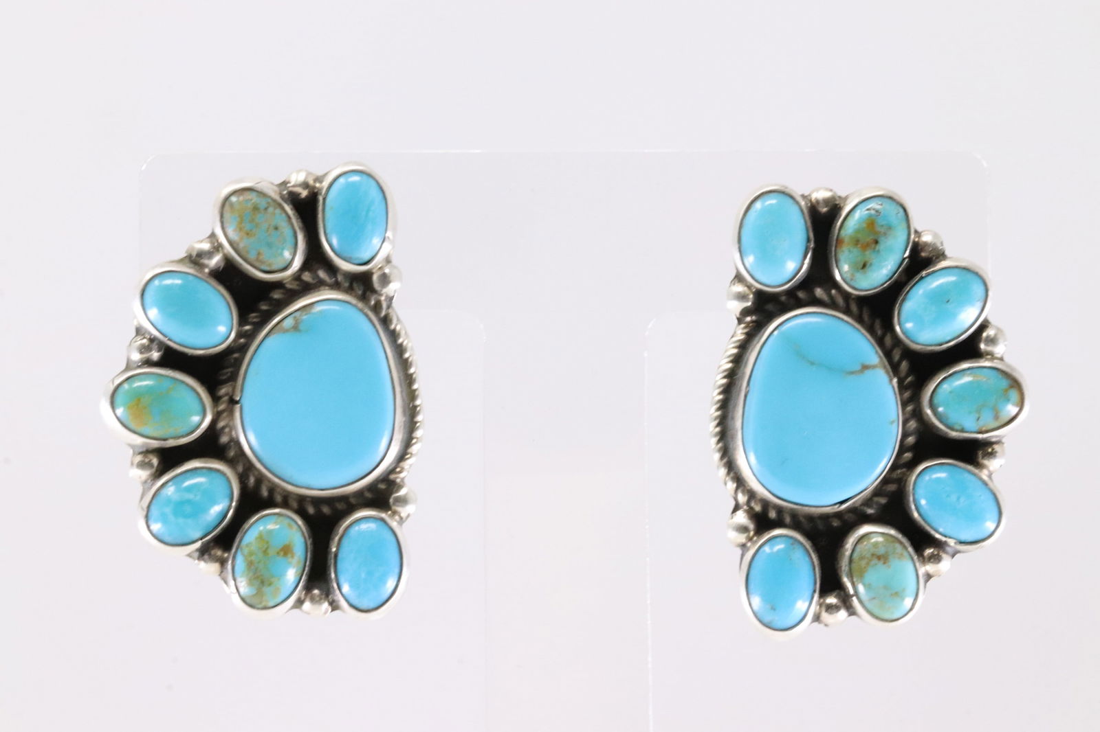 Native America Navajo Sterling Silver Kingman Turquoise Post Earring's By Geraldine James.: This is a Native America Navajo Sterling Silver Kingman Turquoise Post Earring's By Geraldine James.