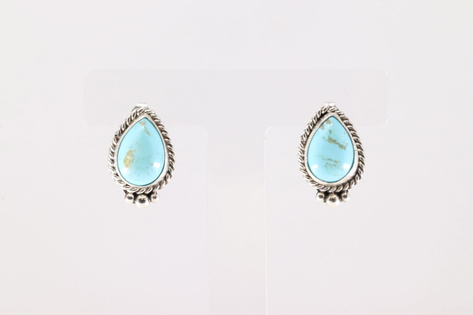 Native America Navajo Sterling Silver Kingman Turquoise Post Earring's By Tricia Leekity.: This is a Native America Navajo Sterling Silver Kingman Turquoise Post Earring's By Tricia Leekity.