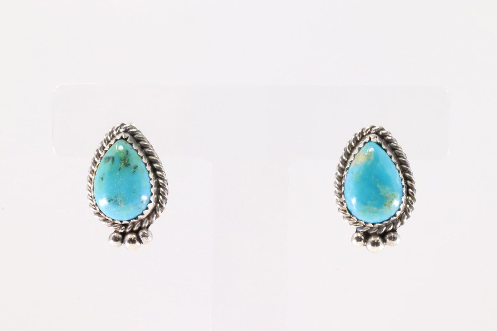 Native America Navajo Sterling Silver Kingman Turquoise Post Earring's By Trish Largo.: This is a Native America Navajo Sterling Silver Kingman Turquoise Post Earring's By Trish Largo.