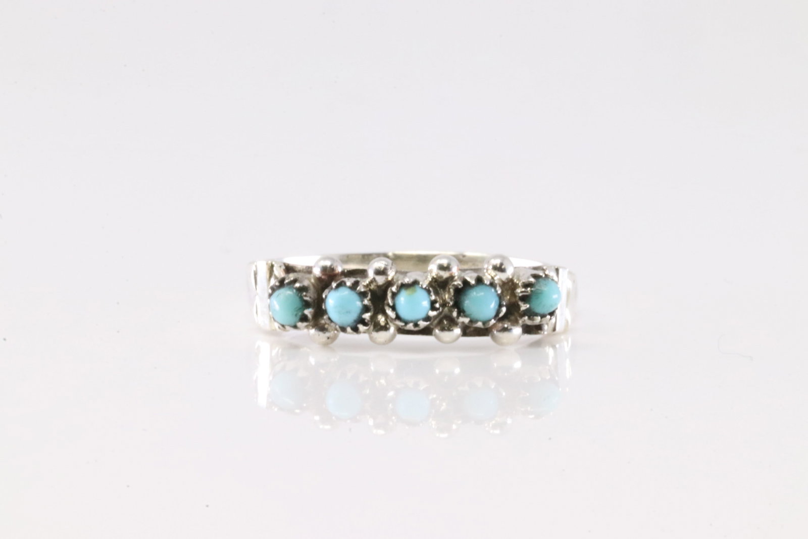 Native America Zuni Sterling Silver Turquoise Ring By Stephen Haloo.: This is a Native America Zuni Sterling Silver Turquoise Ring By Stephen Haloo. Ring size: 7.25. Stamp S.H.