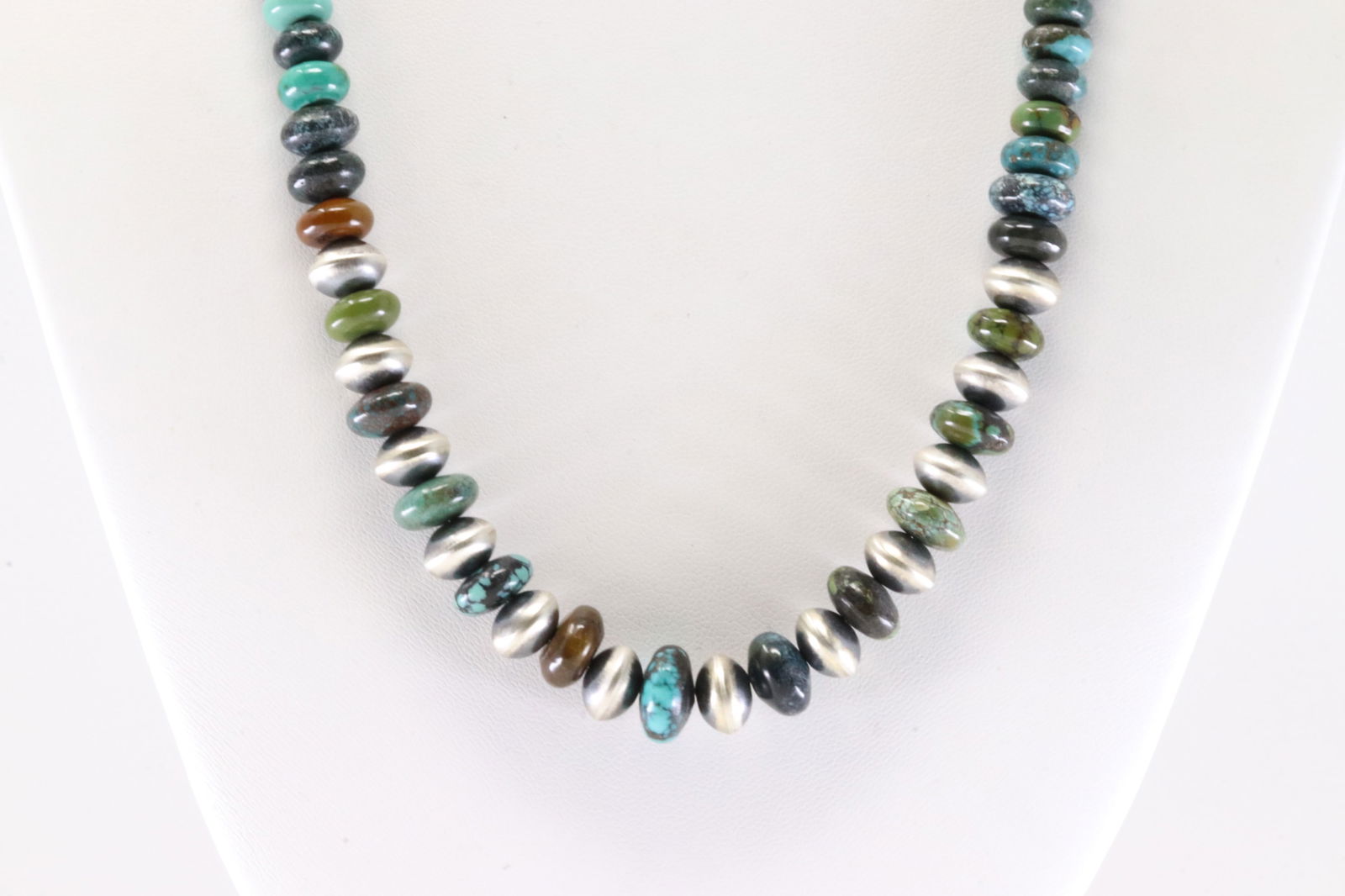 Native America Sterling Silver Pearl Beaded / Turquoise Necklace.: This is a Native America Sterling Silver Pearl Beaded / Turquoise Neckalce. Necklace length: 20.00"