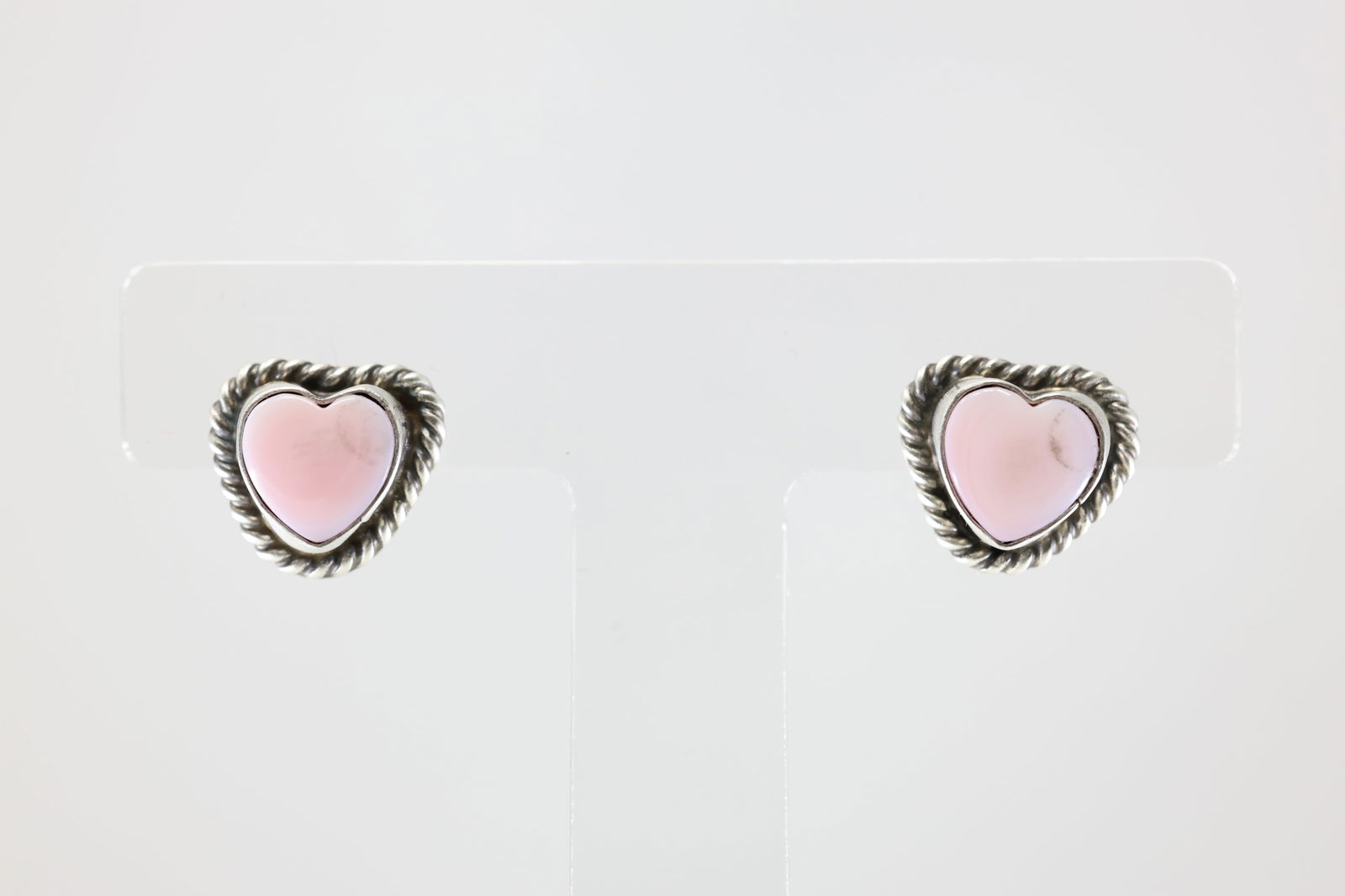 America Sterling Silver Pink Conch Shell Heart Post Earring's.: This is a America Sterling Silver Pink Conch Shell Heart Post Earring's.