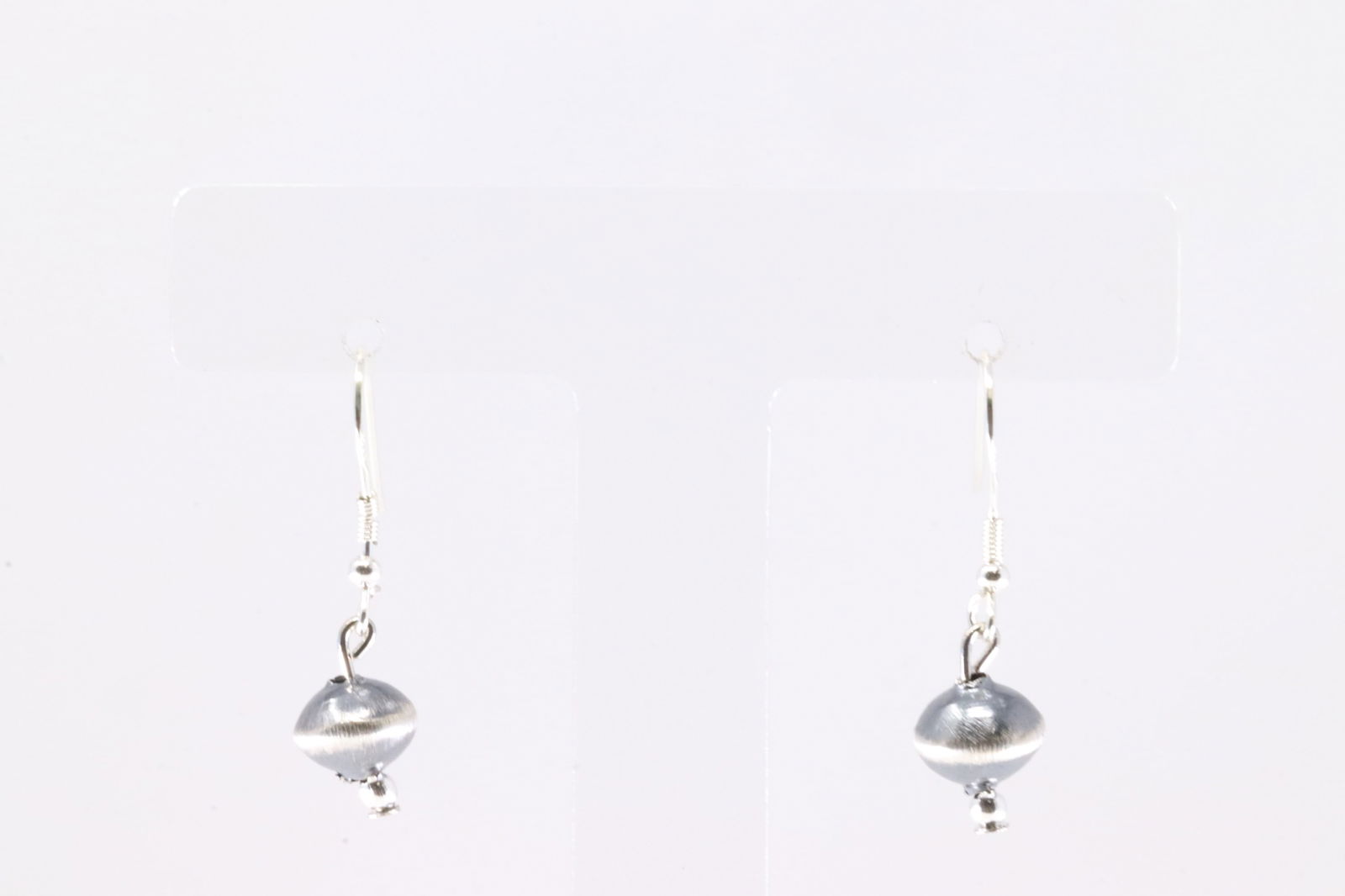 America Sterling Silver Pearl Beaded Dangling Earring's.: This is a America Sterling Silver Pearl Beaded Dangling Earring's.