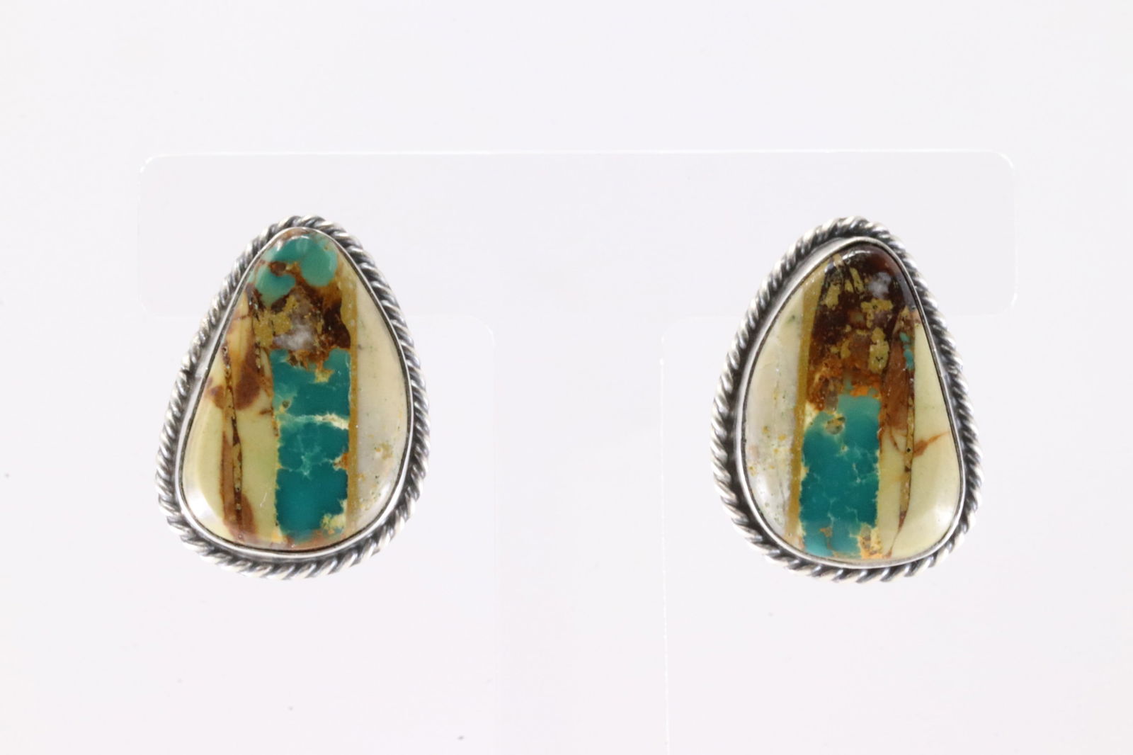 Native America Navajo Sterling Silver Kingman Turquoise Post Earring's By Chassity Belone.: This is a Native America Navajo Sterling Silver Kingman Turquoise Post Earring's By Chassity Belone. Stamp C. Belone.