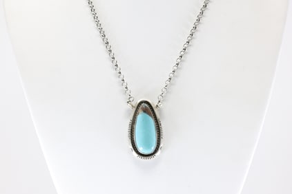 Native America Navajo Sterling Silver Kingman Turquoise Necklace By Alfred Martinez.