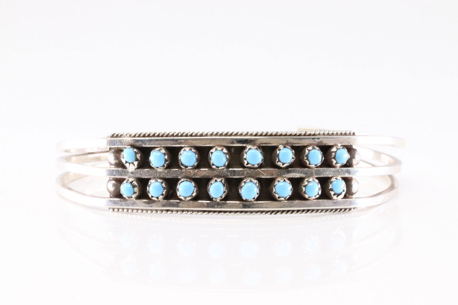 Native America Zuni Sterling Silver Kingman Turquoise Bracelet Cuff By Susie Livingston.: This is a Native America Zuni Sterling Silver Kingman Turquoise Bracelet Cuff By Susie Livingston.