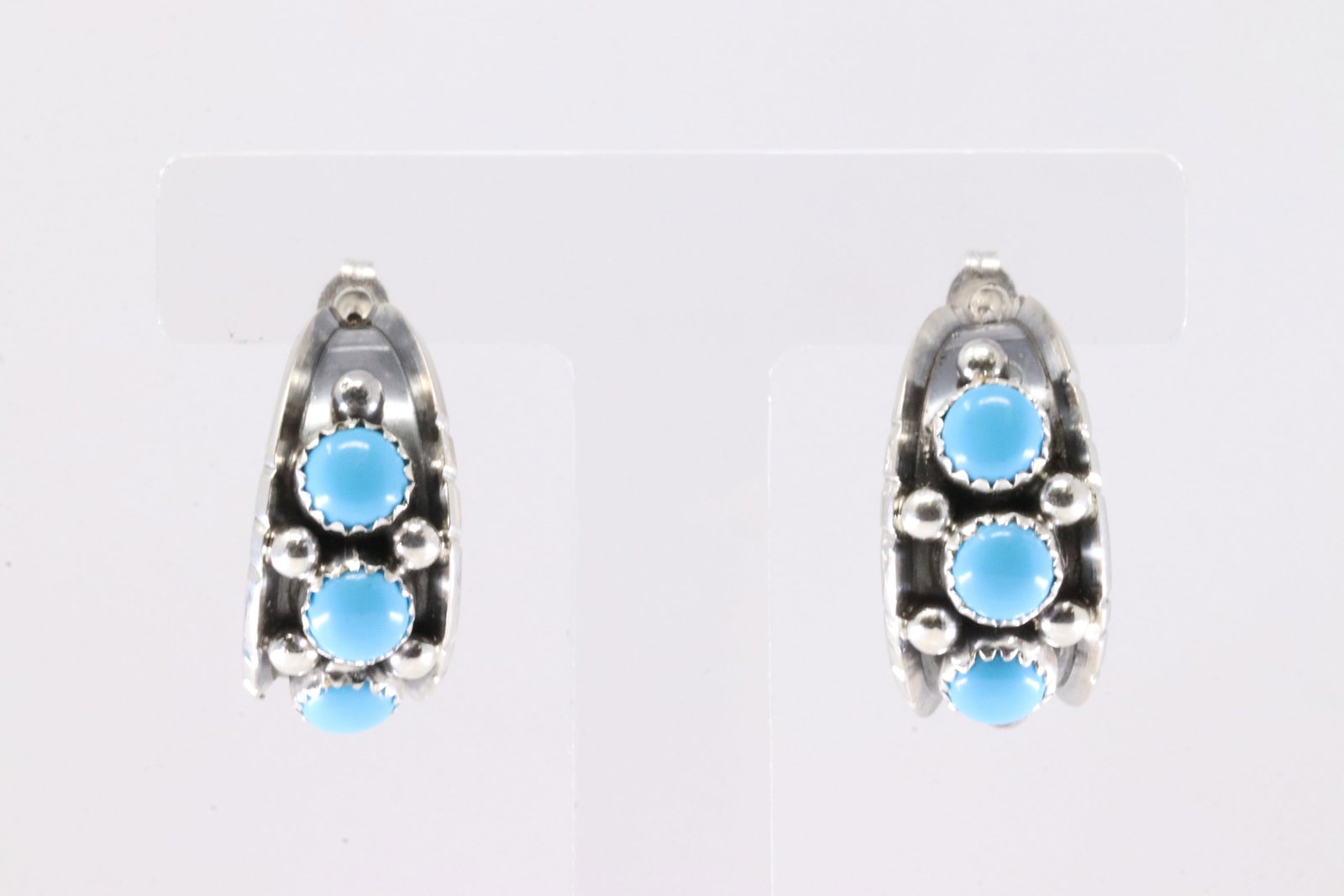Native America Navajo Sterling Silver Kingman Turquoise Hoop Earring's By Reed Charley.: This is a Native America Navajo Sterling Silver Kingman Turquoise Hoop Earring's By Reed Charley.
