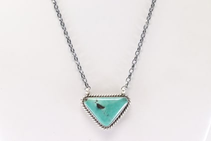 Native America Navajo Sterling Silver Kingman Turquoise Necklace By Judith Dixon.