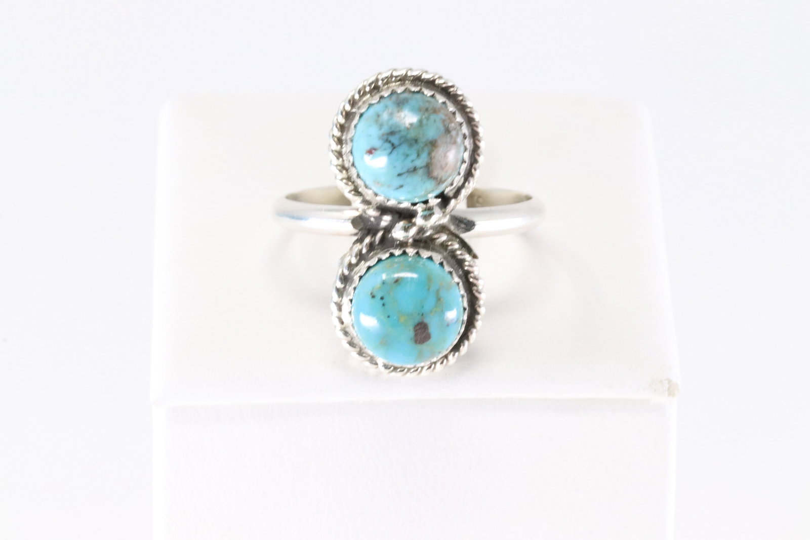 Native America Navajo Sterling Silver Turquoise Ring By F.W.: This is a Native America Navajo Sterling Silver Turquoise Ring By F.W. Ring Size: 8.50.