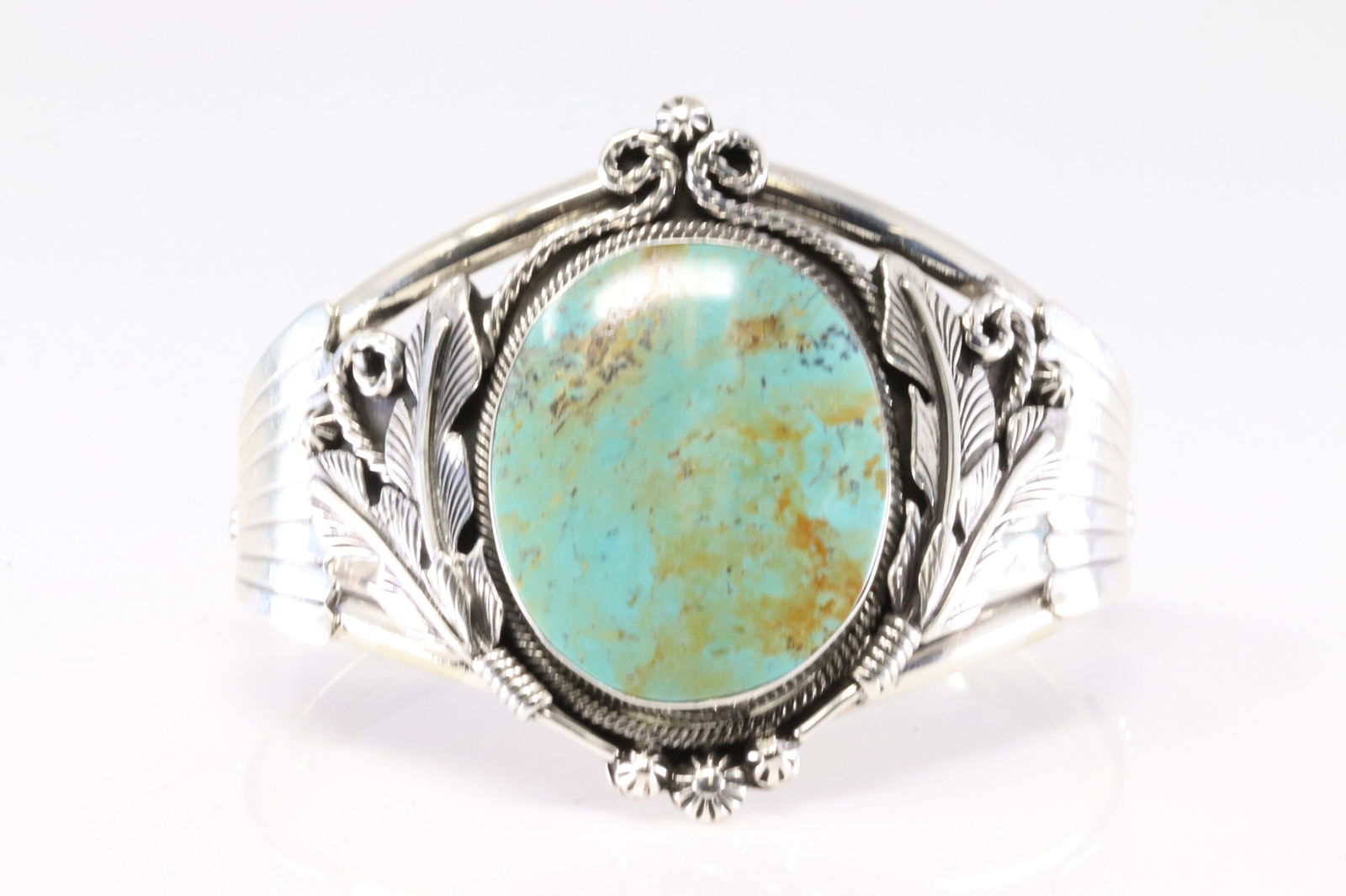 Native America Navajo Sterling Silver Kingman Turquoise Bracelet Cuff By Loretta Delgarito.: This is a Native America Navajo Sterling Silver Kingman Turquoise Bracelet Cuff By Loretta Delgarito.