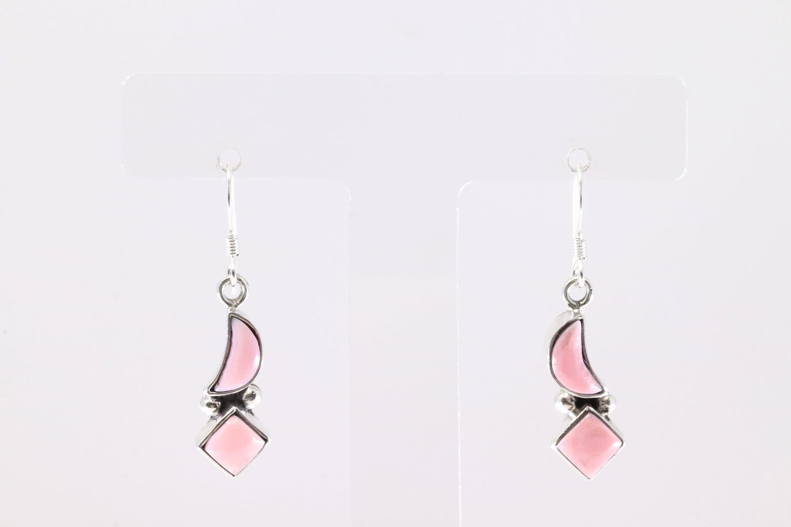 Native America Navajo Sterling Silver Pink Conch Shell Dangling Earring's By Desiri Marlin.: This is a Native America Navajo Sterling Silver Pink Conch Shell Dangling Earring's By Desiri Marlin. From R.B Company.