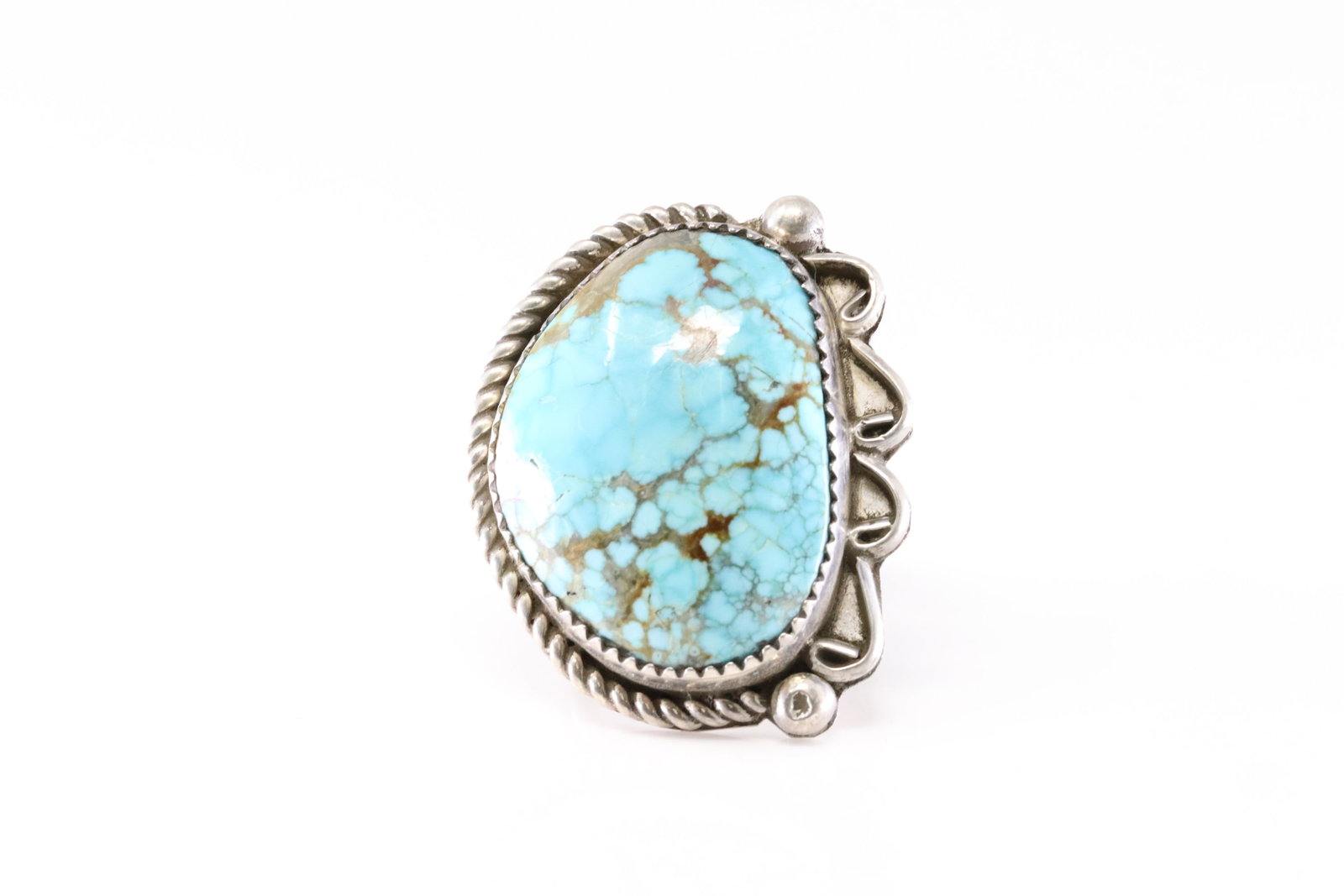 Native America Navajo Sterling Silver Kingman Turquoise Ring By V.H.: This is a Native America Navajo Sterling Silver Kingman Turquoise Ring By V.H. Ring size: 5.00.