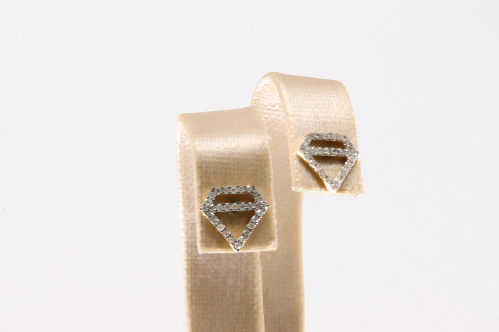 Diamond Stud Earring 10Kt. - 3