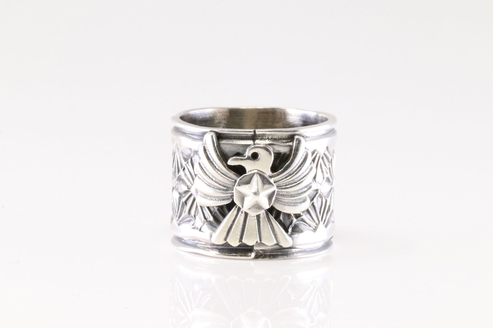 Native America Navajo Sterling Silver Stamp Eagle Ring By Delayne Reeves.: This is a Native America Navajo Sterling Silver Stamp Eagle Ring By Delayne Reeves. Ring size: 6.50.