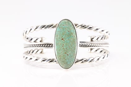 Native America Sterling Silver Turquoise Bracelet Cuff.