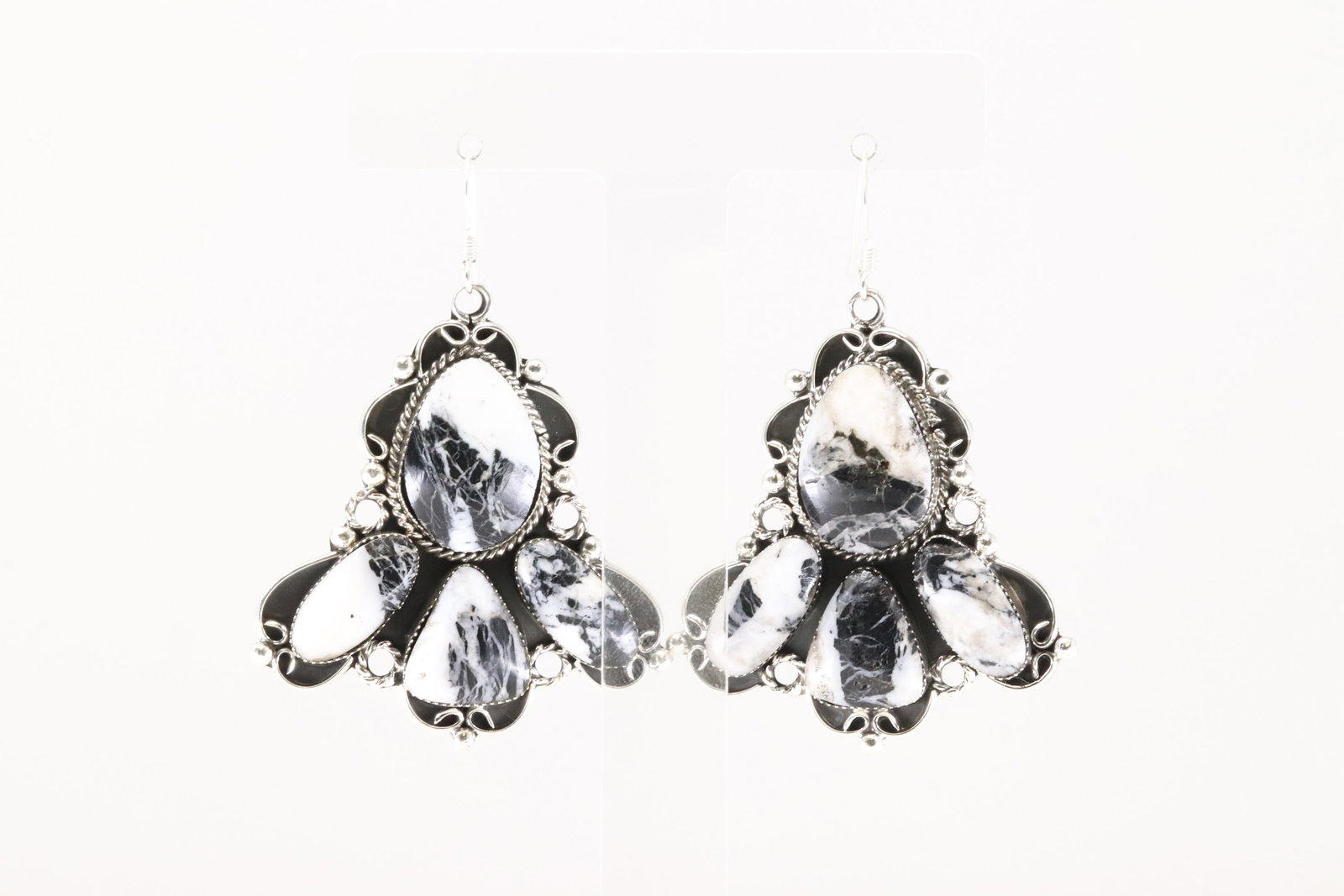 Native America Sterling Silver White Buffalo Dangling Earring's.: This is a Native America Sterling Silver White Buffalo Dangling Earring's.