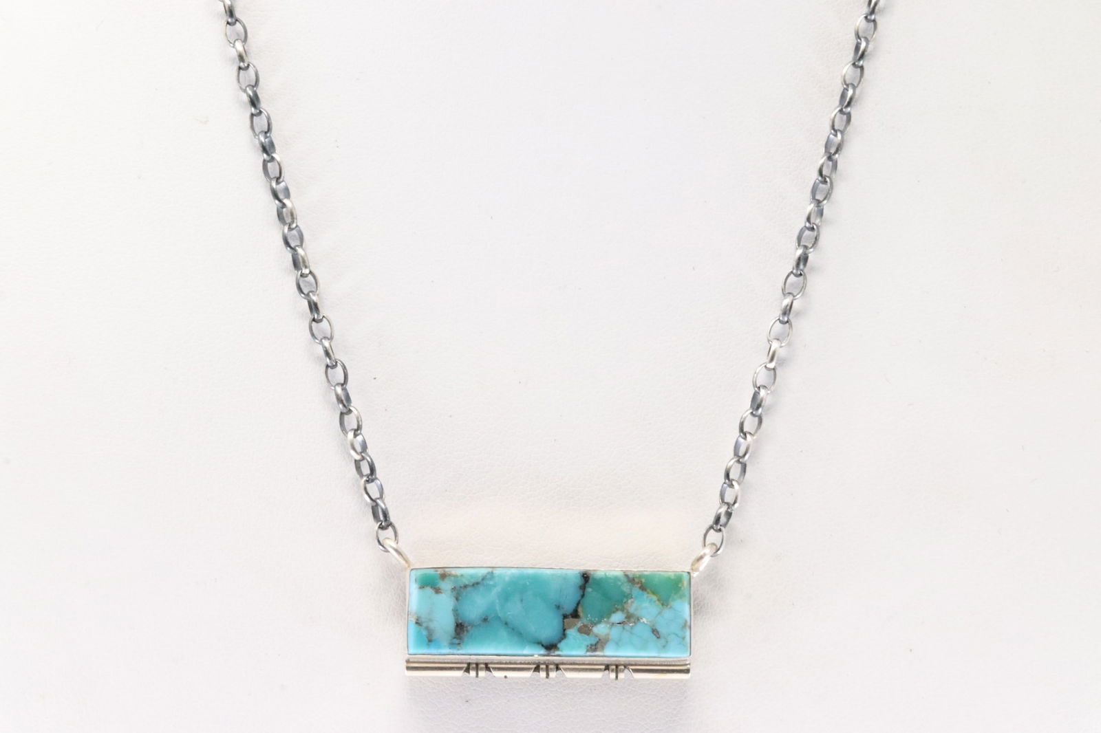 Native America Navajo Sterling Silver Kingman Turquoise Necklace By Steve Francisco.: This is a Native America Navajo Sterling Silver Kingman Turquoise Necklace By Steve Francisco. Necklace length: 16.00"