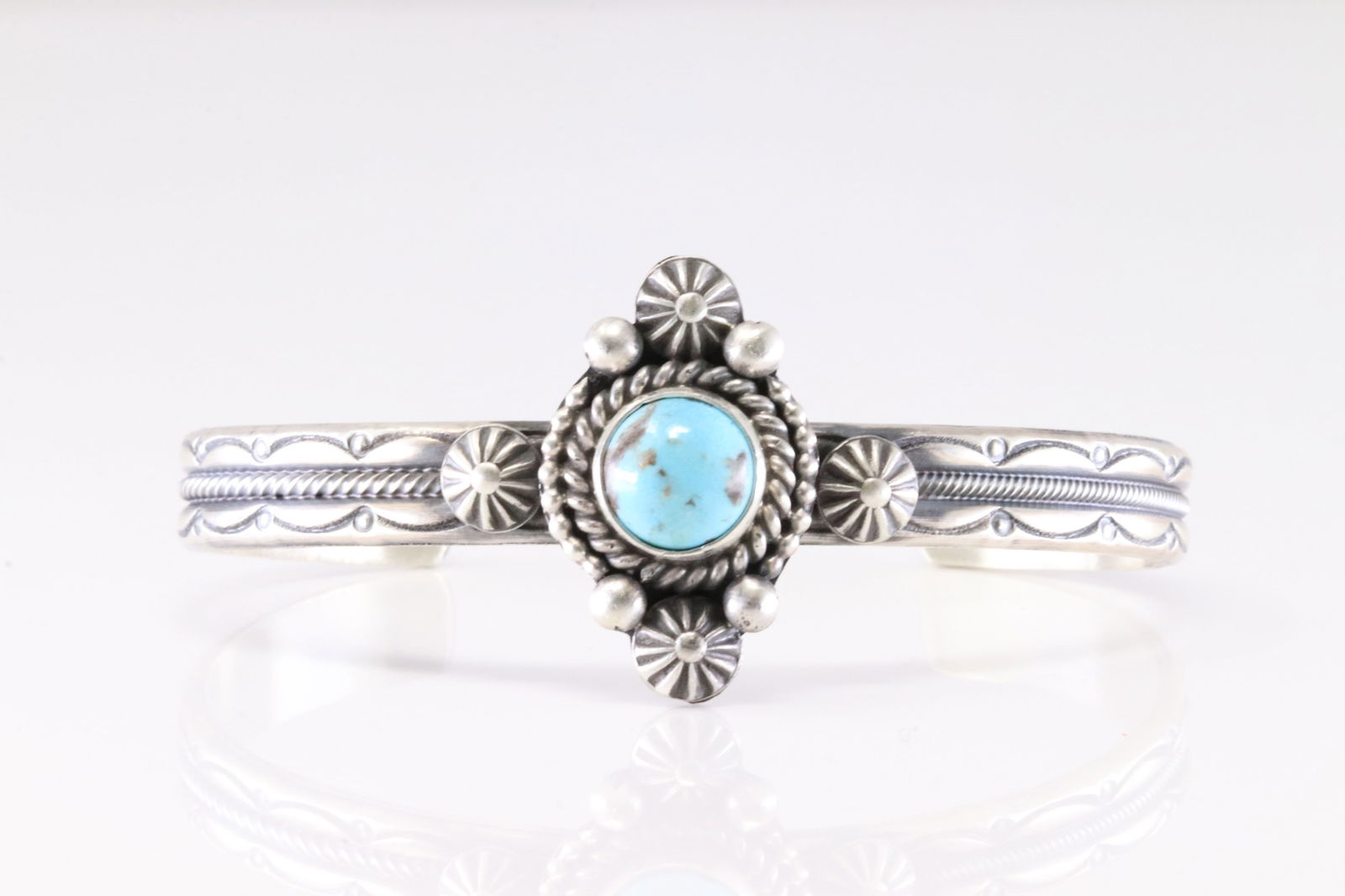 Native America Navajo Sterling Silver Kingman Turquoise Bracelet Cuff By Mike Calladitto. (1 of 4)