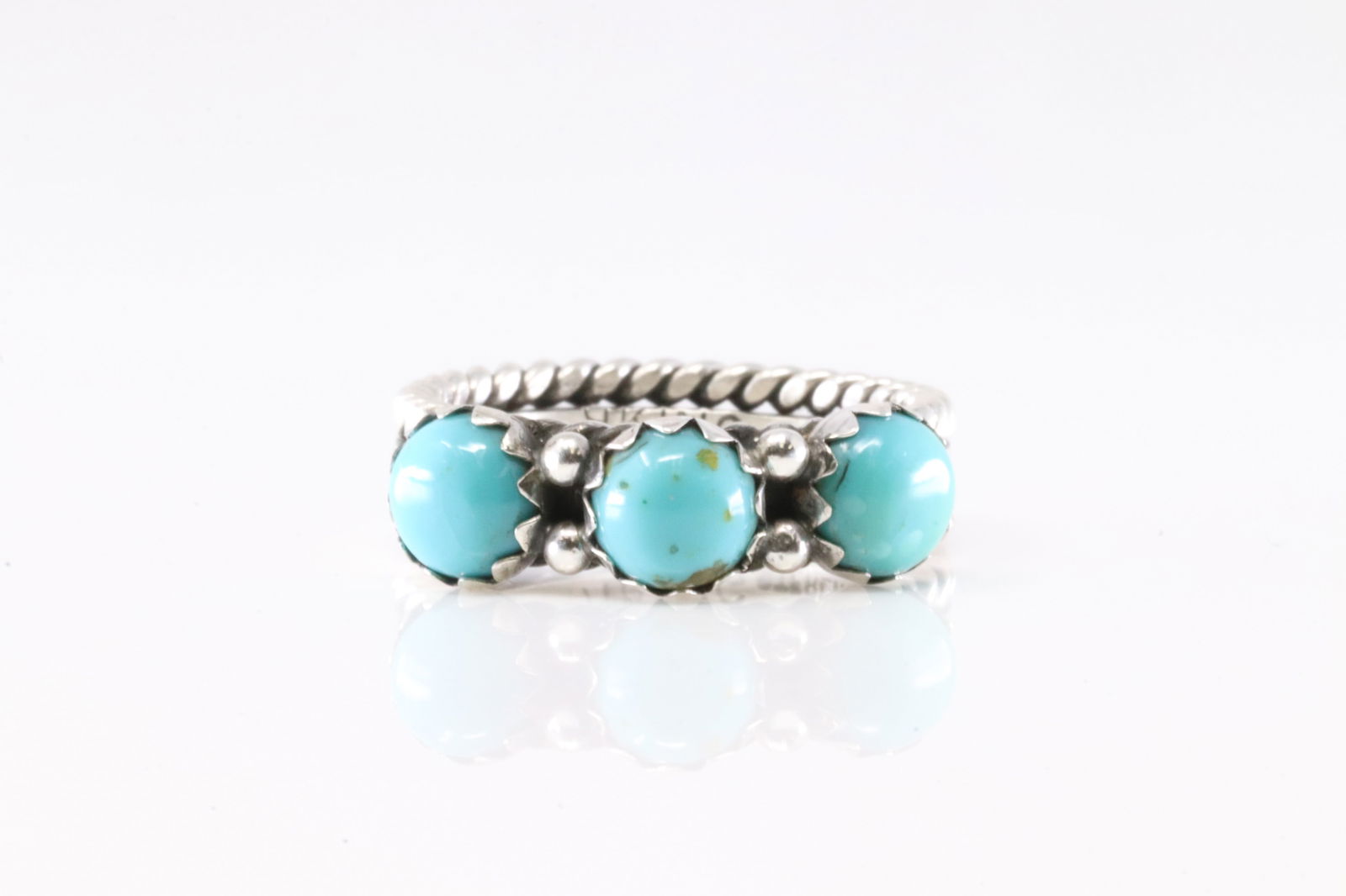 Native America Navajo Sterling Silver Turquoise Ring By R.King.: This is a Native America Navajo Sterling Silver Turquoise Ring By R.King. Ring size: 6.50.