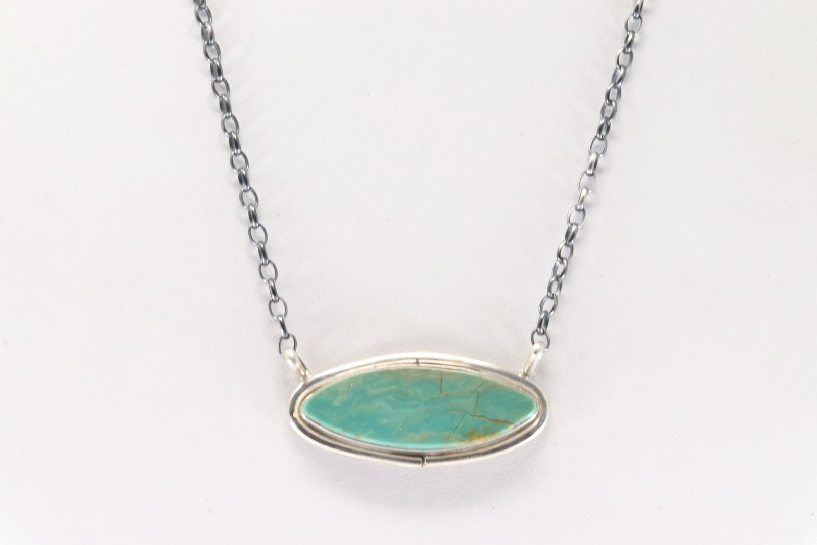 Native America Navajo Sterling Silver Kingman Turquoise Necklace By Steve Francisco.: This is a Native America Navajo Sterling Silver Kingman Turquoise Necklace By Steve Francisco. Necklace length: 16.00"