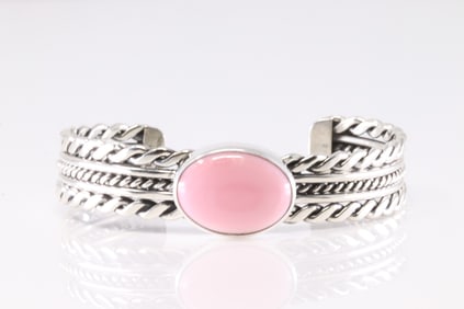 Native America Navajo Sterling Silver Pink Conch Shell Bracelet Cuff By Roy Tom.