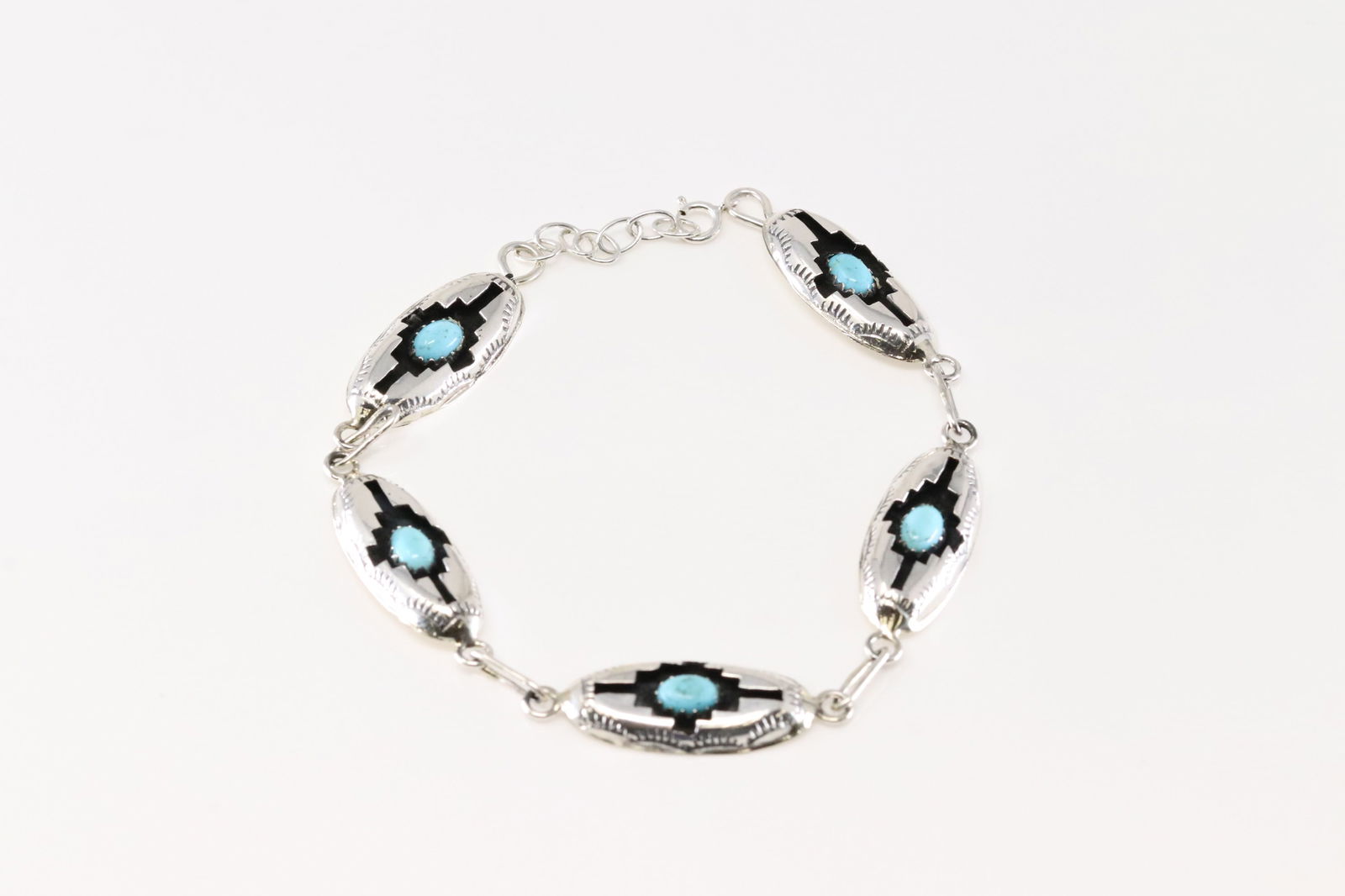 Native America Navajo Sterling Silver Turquoise Bracelet Link By Felix Perry.: This is a Native America Navajo Sterling Silver Turquoise Bracelet Link By Felix Perry. Stamp P. Bracelet length: 9.00"