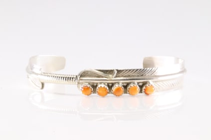 Native America Navajo Sterling Silver Spiny Oyster Feather Bracelet By Aaron Davis.