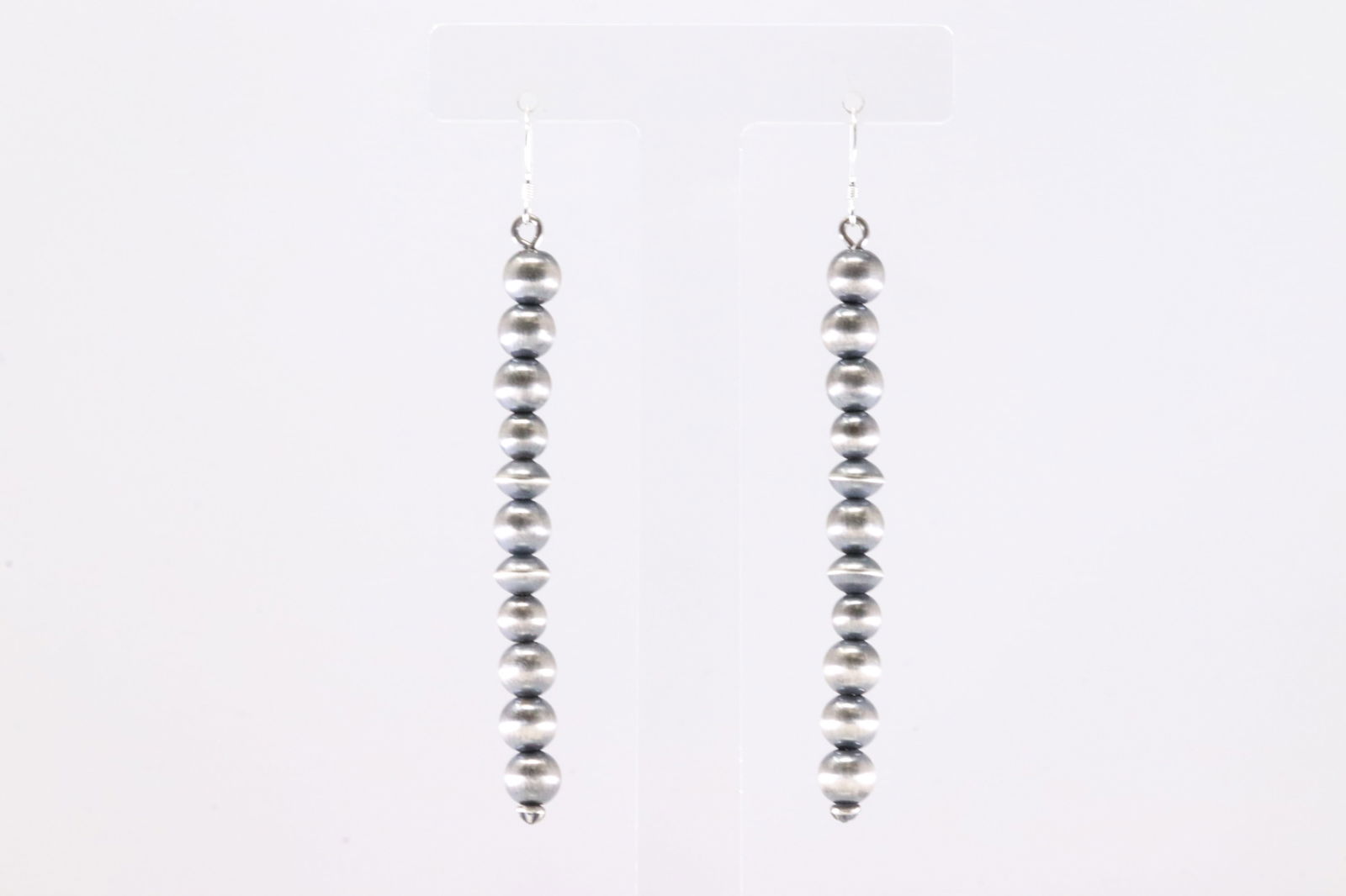 America Sterling Silver Pearl Beaded Dangling Earring's.: This is a America Sterling Silver Pearl Beaded Dangling Earring's.