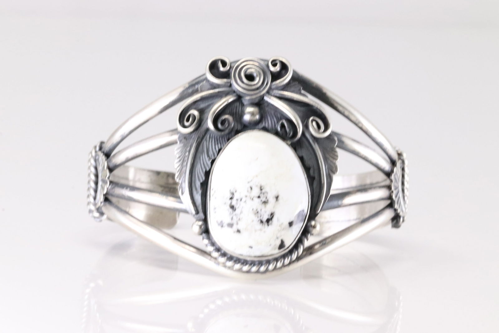 Native America Navajo Sterling Silver White Buffalo Bracelet Cuff By Jimmy Lee. (1 of 3)