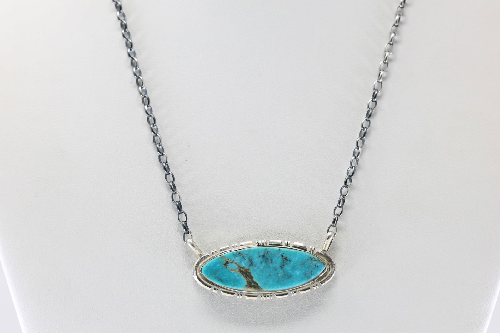 Native America Navajo Sterling Silver Kingman Turquoise Necklace By Steve Francisco.: This is a Native America Navajo Sterling Silver Kingman Turquoise Necklace By Steve Francisco. Necklace length: 16.00"